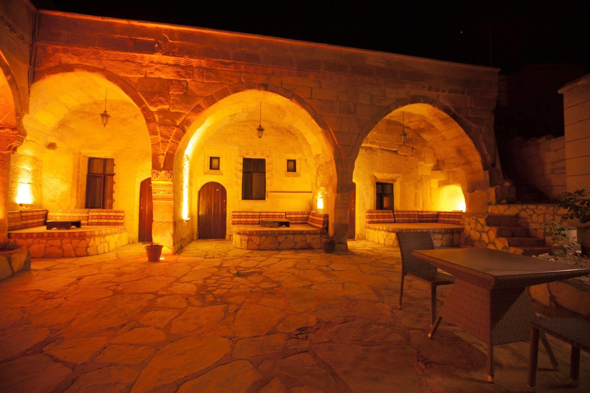 Cappadocia Palace Hotel Юргюп Екстериор снимка