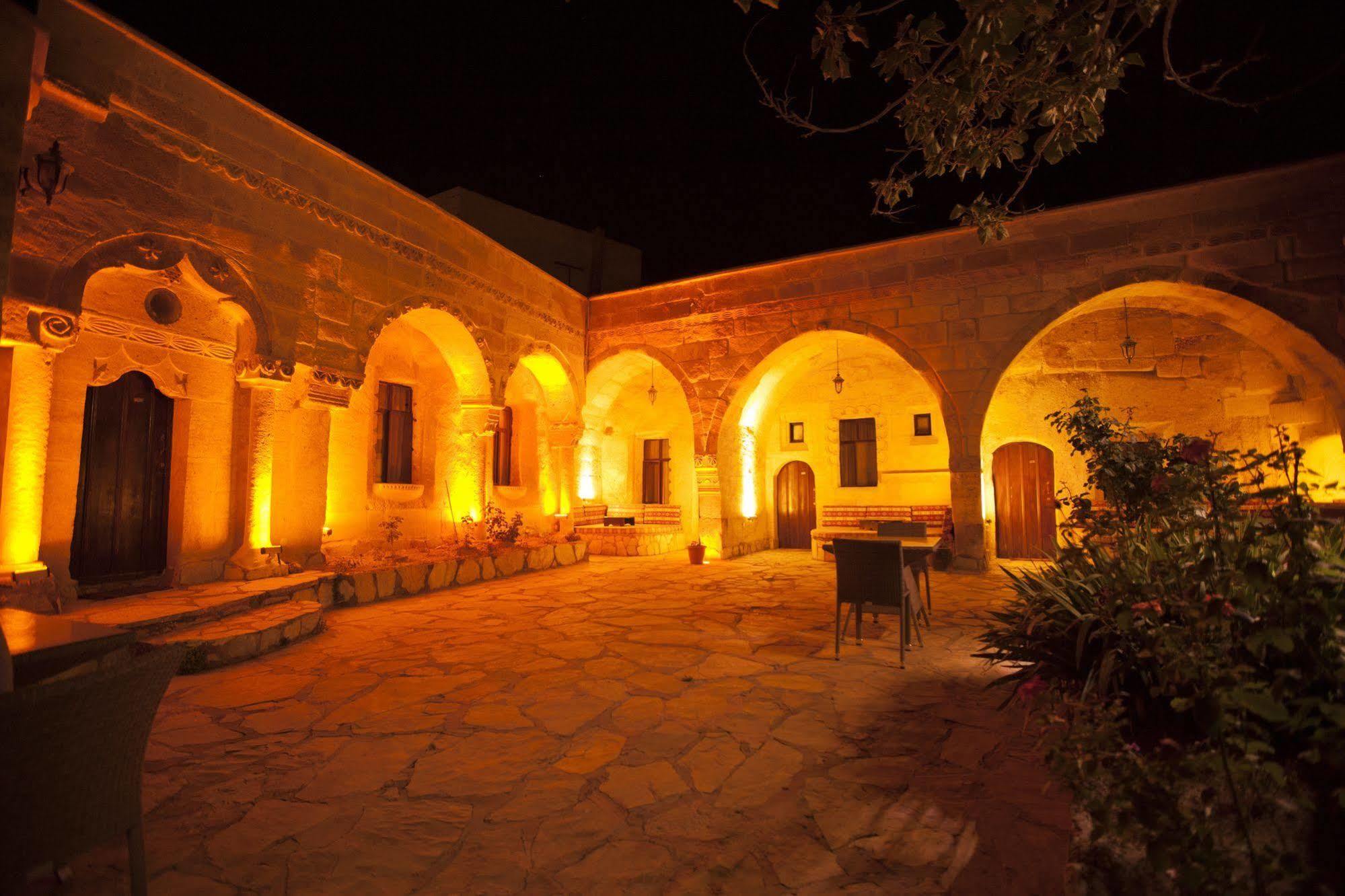 Cappadocia Palace Hotel Юргюп Екстериор снимка